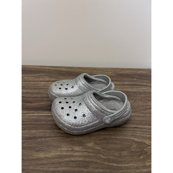 Crocs Classic Glitter‎ Silver Sparkle Fuzzy Lined Clog Unisex Juvenile Size 9 - Picture 1 of 6